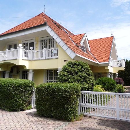 קסזטלי Millennium Villa מראה חיצוני תמונה