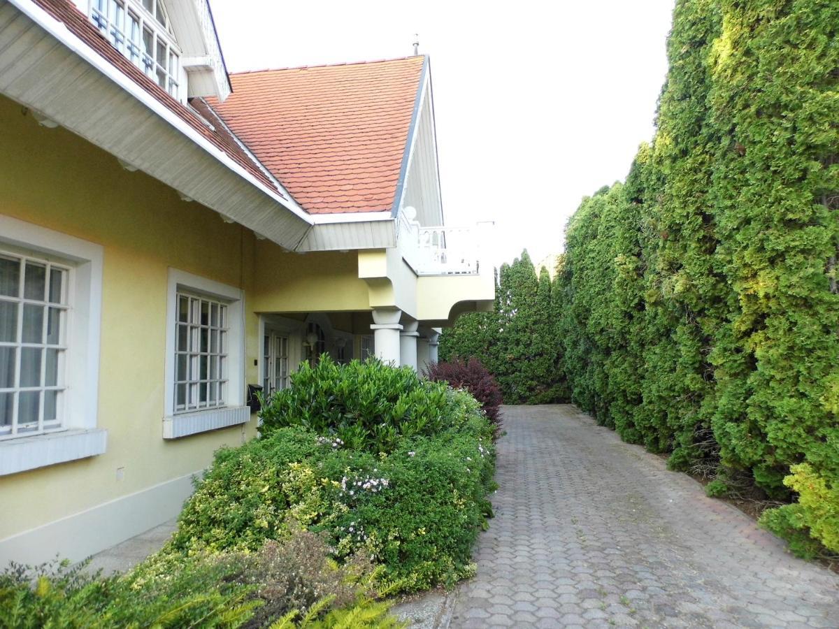 קסזטלי Millennium Villa מראה חיצוני תמונה