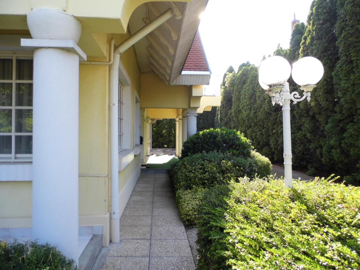 קסזטלי Millennium Villa מראה חיצוני תמונה